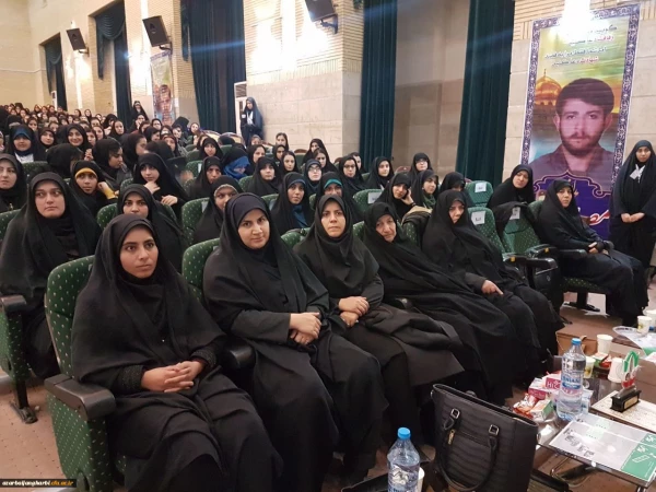 در سالروز تشکیل بسیج دانشجویی به فرمان حضرت امام خمینی (ره) و گرامیداشت هفته بسیج

مراسم شکوه هجرت در راستای تجلیل از گروه های جهادی آذربایجان غربی برگزار شد
 2