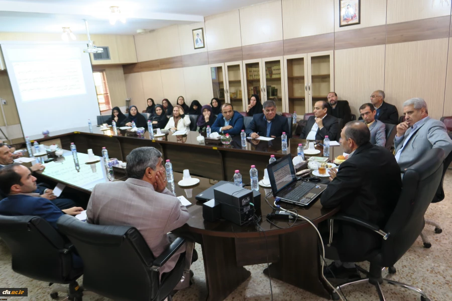 دکتر علی نژاد در دوره توان افزایی سرپرستان شبانه روزی مناطق ده گانه( منطقه 4) در پردیس شهید باهنر فارس:
سرپرستان سراهای دانشجویی به مثابه یک مربی درحوزه دانشجویی– فرهنگی و اجتماعی نقش پررنگ آموزشگری رابرعهده دارند