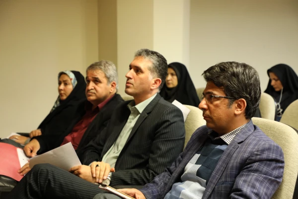 معاون آموزشی و تحصیلات تکمیلی افزود: 

مجازی سازی  ده درصد از دروس و در اختیار قرار دادن آن در راستای  عدالت آموزشی 2