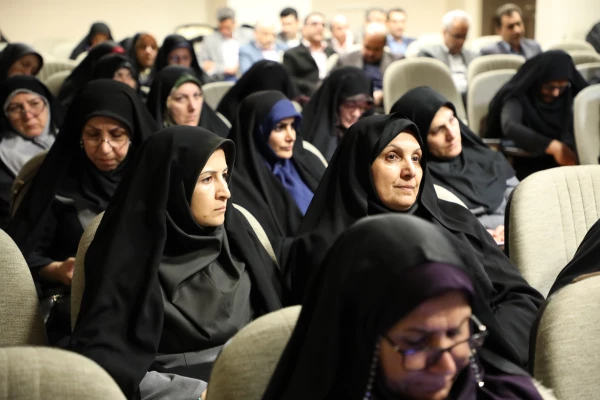 سرپرست معاونت فرهنگی و اجتماعی دانشگاه:

مشارکت دادن و اعتماد به دانشجو معلمان از مهمترین برنامه های معاونت فرهنگی و اجتماعی 5