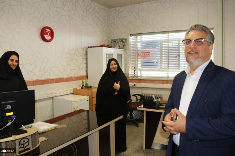 بازدید دکتر کچوئیان معاون نظارت، ارزیابی و تضمین کیفیت دانشگاه فرهنگیان و دکتر دلقندی مشاور رئیس دانشگاه و مدیرکل حراست دانشگاه فرهنگیان از پردیس های استان یزد
 15