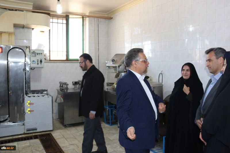 بازدید دکتر کچوئیان معاون نظارت، ارزیابی و تضمین کیفیت دانشگاه فرهنگیان و دکتر دلقندی مشاور رئیس دانشگاه و مدیرکل حراست دانشگاه فرهنگیان از پردیس های استان یزد
 16