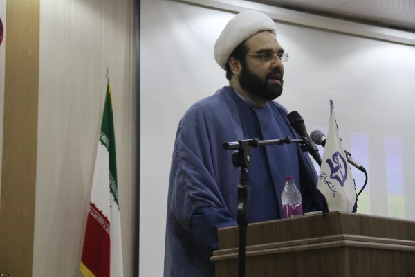 مراسم تکریم و معارفه سرپرستان پیشین و جدید دفتر نهاد نمایندگی مقام معظم رهبری در دانشگاه فرهنگیان هرمزگان 8