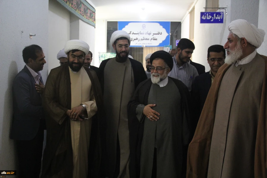 مراسم تکریم و معارفه سرپرستان پیشین و جدید دفتر نهاد نمایندگی مقام معظم رهبری در دانشگاه فرهنگیان هرمزگان 17