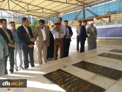 مدیر کل جدید آموزش و پرورش هرمزگان به همراه سرپرست دانشگاه فرهنگیان استان و اعضای شورای معاونان اداره کل آموزش و پرورش هرمزگان با حضور در مزار شهدای گمنام بندرعباس نسبت به مقام شامخ آنان ادای احترام نمودند 2