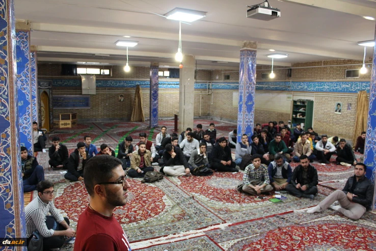 دردانشگاه فرهنگیان استان قزوین برگزارشد:    جلسه پرسش وپاسخ دانشجویان پردیس شهیدرجایی بامسئولین دانشگاه 3