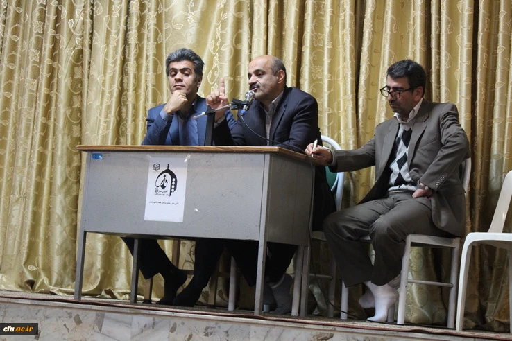 دردانشگاه فرهنگیان استان قزوین برگزارشد:    جلسه پرسش وپاسخ دانشجویان پردیس شهیدرجایی بامسئولین دانشگاه 6