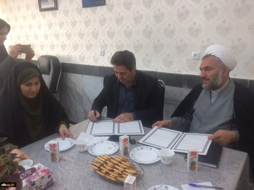 انعقاد تفاهم نامه همکاری فیما بین

دانشگاه فرهنگیان استان و مدیریت حوزه های علمیه خواهران آذربایجان غربی
 3