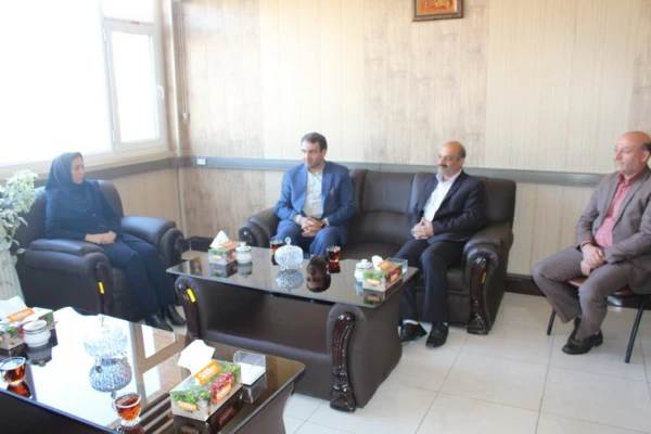 مدیرعامل بانک تجارت استان قزوین ازپرداخت تسهیلات باسود پایین به همکاران دانشگاه فرهنگیان درقالب طرح افراخبرداد 4