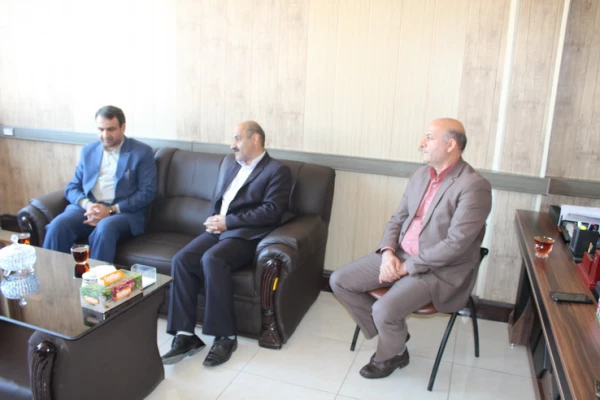 مدیرعامل بانک تجارت استان قزوین ازپرداخت تسهیلات باسود پایین به همکاران دانشگاه فرهنگیان درقالب طرح افراخبرداد 5