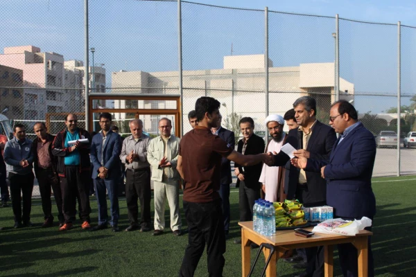 مسابقه دو صحرانوردی دانشجومعلمان در ساحل بوشهر برگزار شد 8