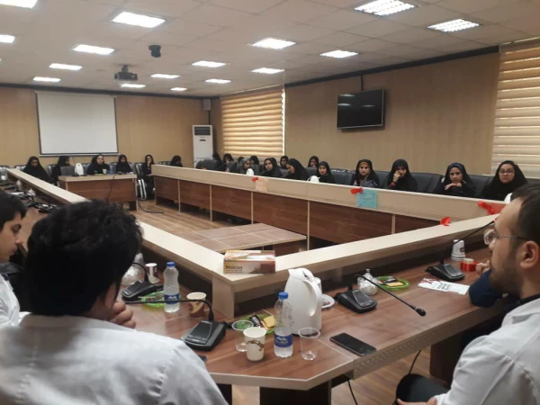 کارگاه موضوعی اهمیت بهداشت  دردانشگاه فرهنگیان هرمزگان وبا همکاری دانشگاه علوم پزشکی و خدمات بهداشتی و درمانی هرمزگان برگزار گردید. 3