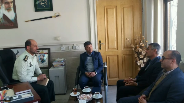 سرپرست مدیریت امور پردیس های دانشگاه فرهنگیان در دیدار با جانشین فرماندهی انتظامی استان اصفهان :

باید از توان دانشجو معلمان در پیشگیری از انحرافات اجتماعی بهره برد.