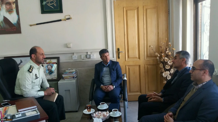 سرپرست مدیریت امور پردیس های دانشگاه فرهنگیان در دیدار با جانشین فرماندهی انتظامی استان اصفهان :

باید از توان دانشجو معلمان در پیشگیری از انحرافات اجتماعی بهره برد.