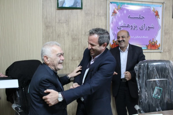 دیداروگفتگوی صمیمی دکتر طاهری نیا معاون پژوهشی دانشگاه فرهنگیان بااستاد آزادفر رئیس تربیت معلم قزوین پیش ازانقلاب 3