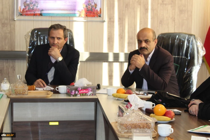 نشست دکتر طاهری نیا معاون پژوهشی دانشگاه فرهنگیان کشور با اساتید واعضای هیئت علمی دانشگاه فرهنگیان استان قزوین 3