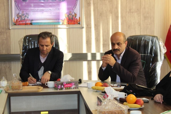 نشست دکتر طاهری نیا معاون پژوهشی دانشگاه فرهنگیان کشور با اساتید واعضای هیئت علمی دانشگاه فرهنگیان استان قزوین 6