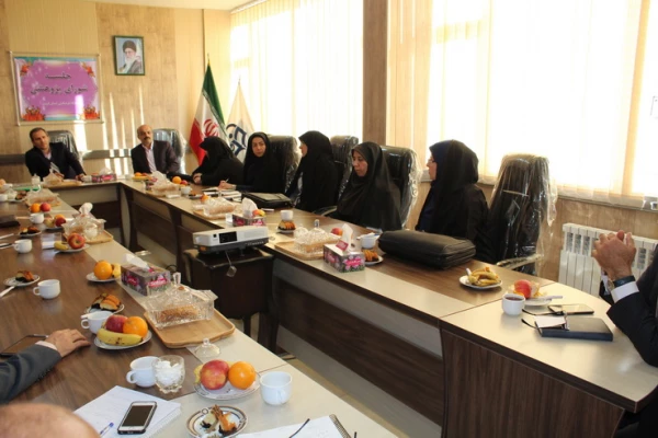 نشست دکتر طاهری نیا معاون پژوهشی دانشگاه فرهنگیان کشور با اساتید واعضای هیئت علمی دانشگاه فرهنگیان استان قزوین 7