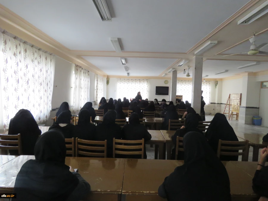 در پردیس بنت الهدب صدر سنندج برگزار شد؛

کارگاه خود مراقبتی با موضوع مدیریت استرس  2