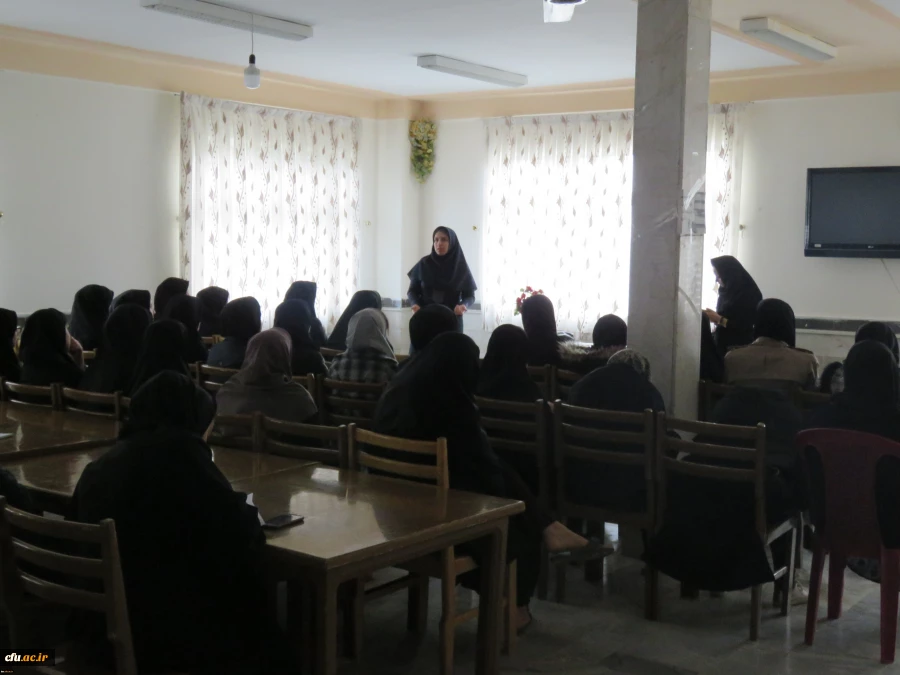 در پردیس بنت الهدب صدر سنندج برگزار شد؛

کارگاه خود مراقبتی با موضوع مدیریت استرس  4