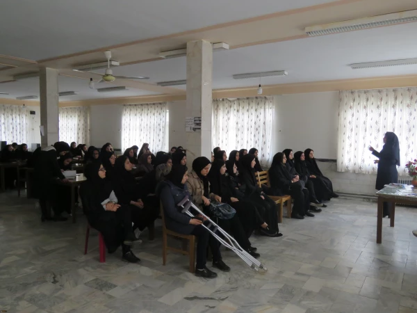 در پردیس بنت الهدب صدر سنندج برگزار شد؛

کارگاه خود مراقبتی با موضوع مدیریت استرس  5