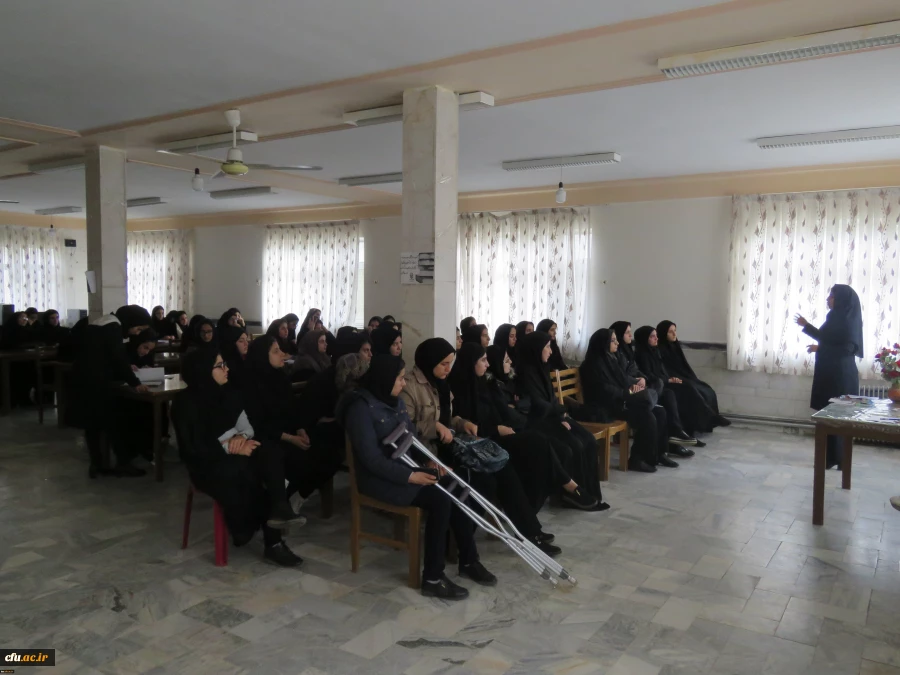 در پردیس بنت الهدب صدر سنندج برگزار شد؛

کارگاه خود مراقبتی با موضوع مدیریت استرس  5