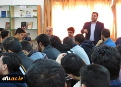 به مناسبت روز دانشجو برگزار شد:
گفتگوی صمیمانه سرپرست مدیریت امور پردیس های استان قم با دانشجو معلمان پردیس آیت الله طالقانی(ره)