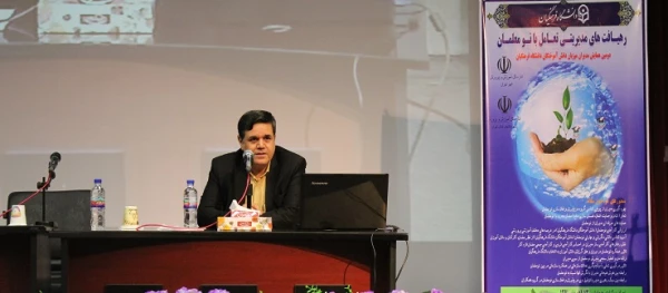 دکتر خنیفر در دومین همایش مدیران میزبان دانش آموختگان دانشگاه فرهنگیان استان تهران:

معلمی تربیت کردن و تربیت شدن است 2