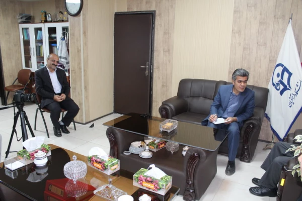 دیدار مدیریت امور پردیس های استان بااستاد آرم که 18سال رییس تربیت معلم قزوین بودند 4