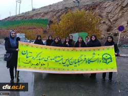 در پردیس بنت الهدی صدر سنندج برگزار شد؛

به مناسبت 16 آذر روز دانشجو همایش پیاده روی و مسابقه فوتسال دانشجویی 2