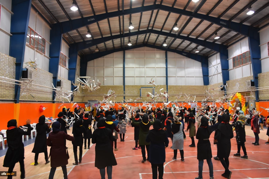 با حضور دکتر طاهری نیا در خراسان جنوبی:
برگزاری اولین فستیوال بازی های هدفمند آموزشی در پردیس امام سجاد (ع) بیرجند 3