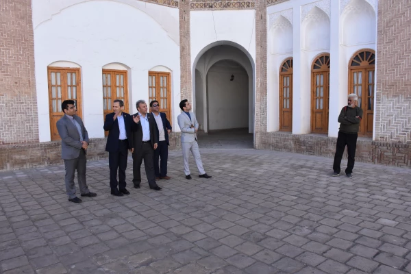 دیدار دکتر طاهری نیا با اعضای هیات علمی و اساتید مامور دانشگاه فرهنگیان خراسان جنوبی و
بازدید از مدرسه شوکتیه سومین مدرسه ایران  2