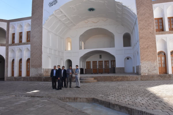 دیدار دکتر طاهری نیا با اعضای هیات علمی و اساتید مامور دانشگاه فرهنگیان خراسان جنوبی و
بازدید از مدرسه شوکتیه سومین مدرسه ایران  3