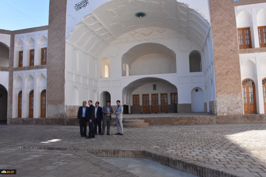 دیدار دکتر طاهری نیا با اعضای هیات علمی و اساتید مامور دانشگاه فرهنگیان خراسان جنوبی و
بازدید از مدرسه شوکتیه سومین مدرسه ایران  3