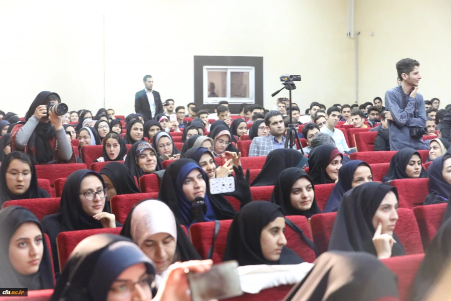 نشست صمیمی وزیر اموزش و پرورش با دانشجو معلمان دانشگاه فرهنگیان 9