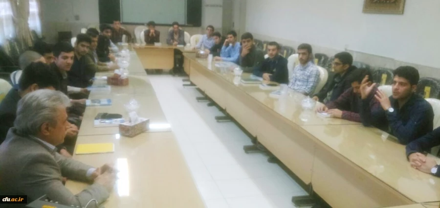 بمناسبت 16 آذر روز دانشجو، جلسه پرسش وپاسخ و تریبون آزاددرپردیس شهید رجایی کرمانشاه برگزارشد. 3