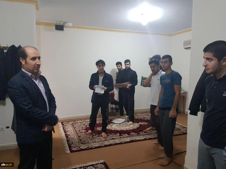 بازدید دکتر احد زاده مدیریت امور پردیس های استانی دانشگاه فرهنگیان گیلان از سرای دانشجویی به مناسبت 16 آذر 4