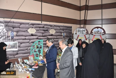 همزمان با بزرگداشت روز دانشجو  در بیرجند و با حضور معاون پژوهشی دانشگاه انجام شد:

رونمایی از کتاب جغرافیای کاربردی و نمایشی از توانمندی های کانون ها و انجمن های استان