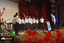 با حضور دکتر طاهری نیا : بزرگداشت روز دانشجو  در بیرجند
رو نمایی از کتاب جغرافیای کاربردی و نمایشی از توانمندی های کانون ها و انجمن های استان 17