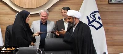 با حکم رییس دانشگاه فرهنگیان کشور منصوب شد:

انتصاب مهناز بزمی به عنوان سرپرست جدید پردیس شهید هاشمی نژاد مشهد