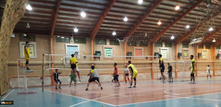 برگزاری مسابقات ورزشی درپردیس شهید رجایی کرمانشاه بمناسبت روز دانشجو  3