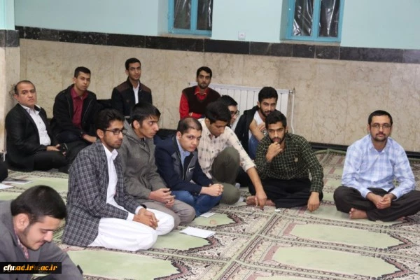 در نمازخانه پردیس شهیدان پاک نژاد یزد برگزار شد:
جلسه پرسش و پاسخ با حضور مدیر استانی دانشگاه فرهنگیان یزد
 2