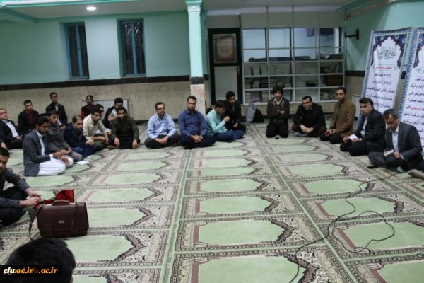 در نمازخانه پردیس شهیدان پاک نژاد یزد برگزار شد:
جلسه پرسش و پاسخ با حضور مدیر استانی دانشگاه فرهنگیان یزد
 3