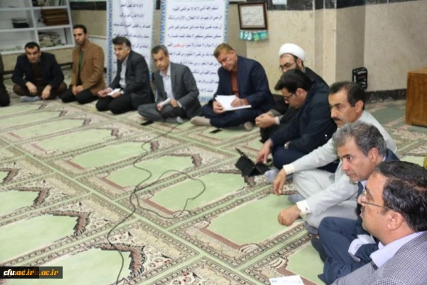 در نمازخانه پردیس شهیدان پاک نژاد یزد برگزار شد:
جلسه پرسش و پاسخ با حضور مدیر استانی دانشگاه فرهنگیان یزد
 4