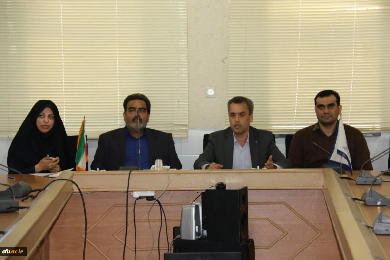 برگزاری جلسۀ پرسش و پاسخ نمایندگان کلاسی پردیس شهیدان پاک نژاد با مدیر پردیس های استان و مسئولین محترم آموزشی پردیس
 3