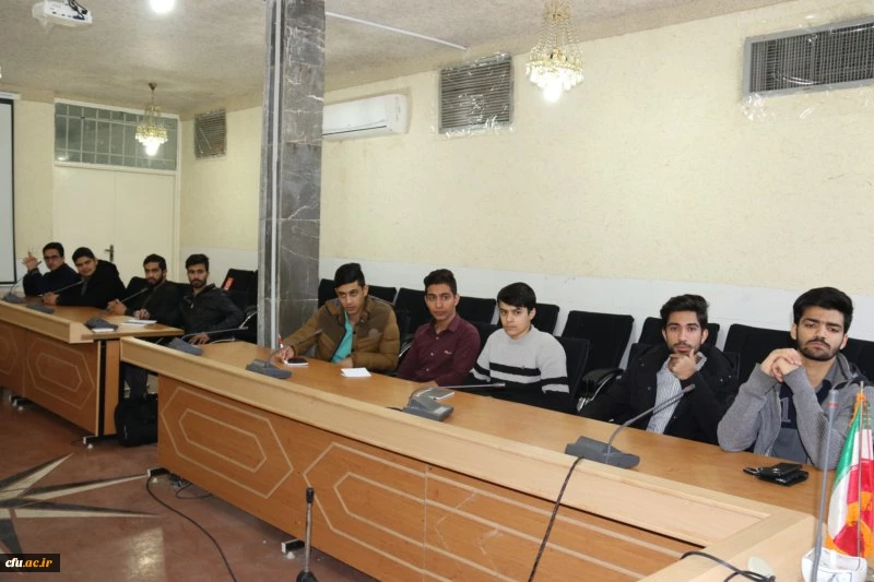 برگزاری جلسۀ پرسش و پاسخ نمایندگان کلاسی پردیس شهیدان پاک نژاد با مدیر پردیس های استان و مسئولین محترم آموزشی پردیس
 6