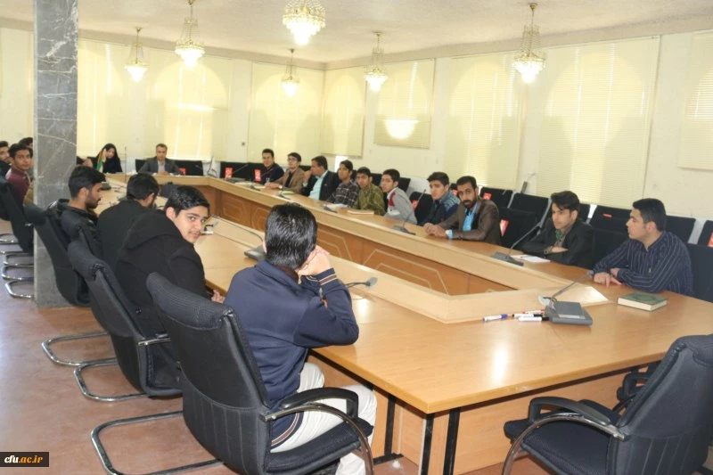 برگزاری جلسۀ پرسش و پاسخ نمایندگان کلاسی پردیس شهیدان پاک نژاد با مدیر پردیس های استان و مسئولین محترم آموزشی پردیس
 7