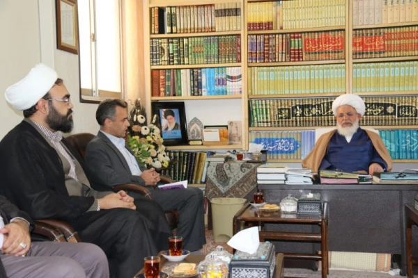 دیدار سرپرست دانشگاه فرهنگیان استان یزد با آیت الله ناصری نماینده ولی فقیه و امام جمعه یزد
 3