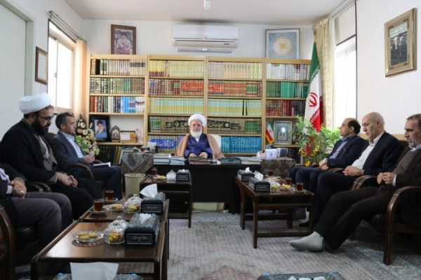 دیدار سرپرست دانشگاه فرهنگیان استان یزد با آیت الله ناصری نماینده ولی فقیه و امام جمعه یزد
 4