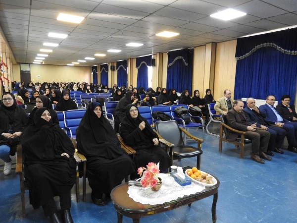 به همت شورای صنفی-رفاهی دانشجویان و گروههای دانشجویی پردیس الزهرا(س) زنجان برگزار شد:

 بزرگداشت 16 آذر روزدانشجو با حضور حداکثری دانشجویان 2